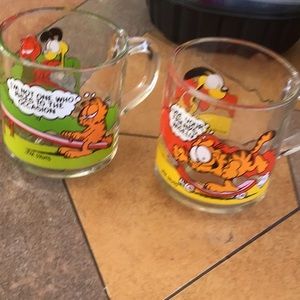 Pair of Garfield cups.  Both cups have no chips or cracks.